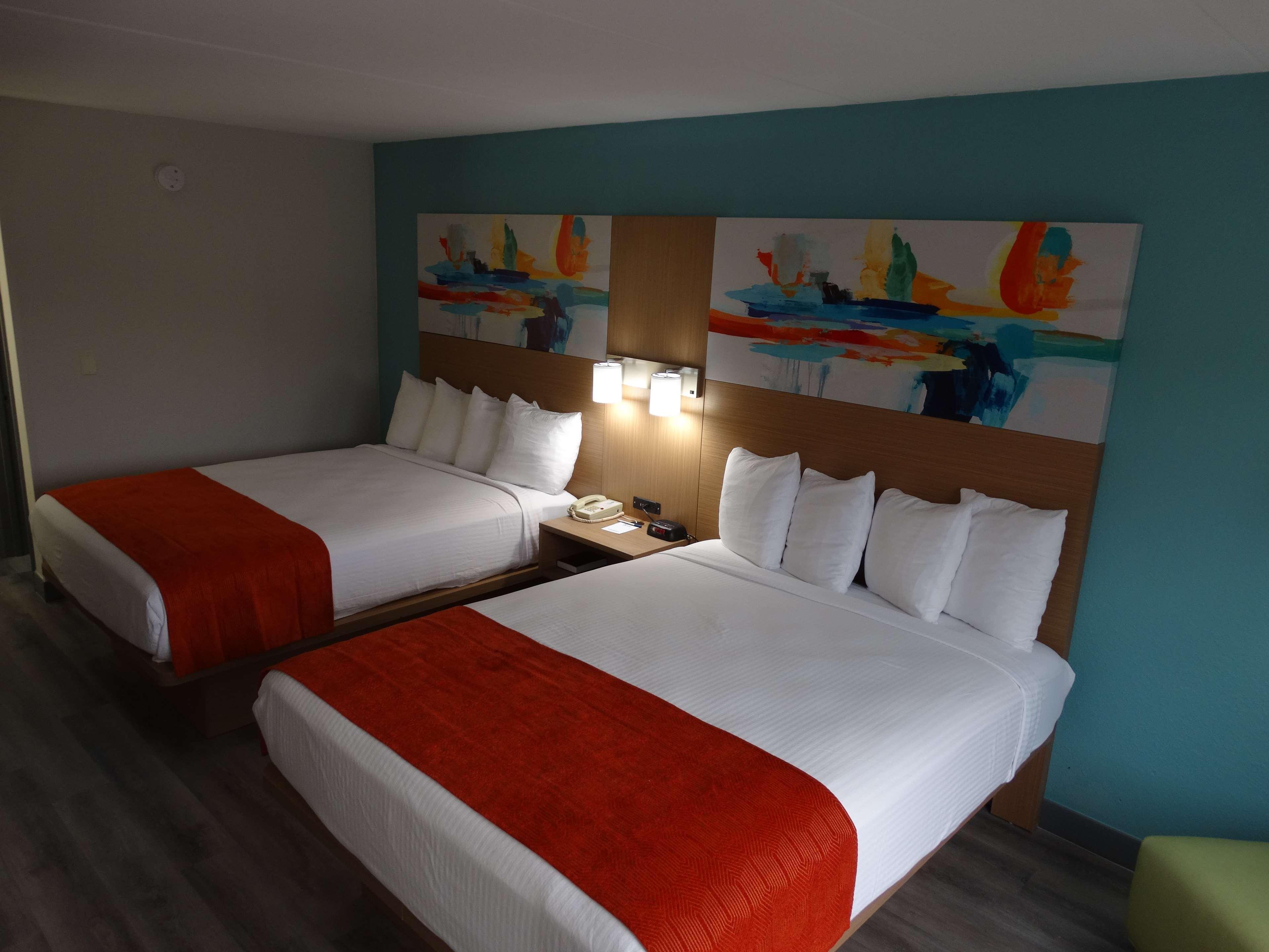 Best Western PLUS Executive Hotel Richmond Dumbarton Exterior foto